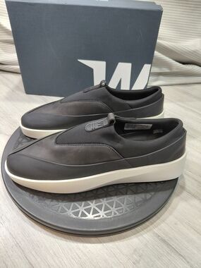 NEW Wolf & Shepherd Cruise TRE Women Slip-On Black Leather Sneakers. SIZE 8 EU39